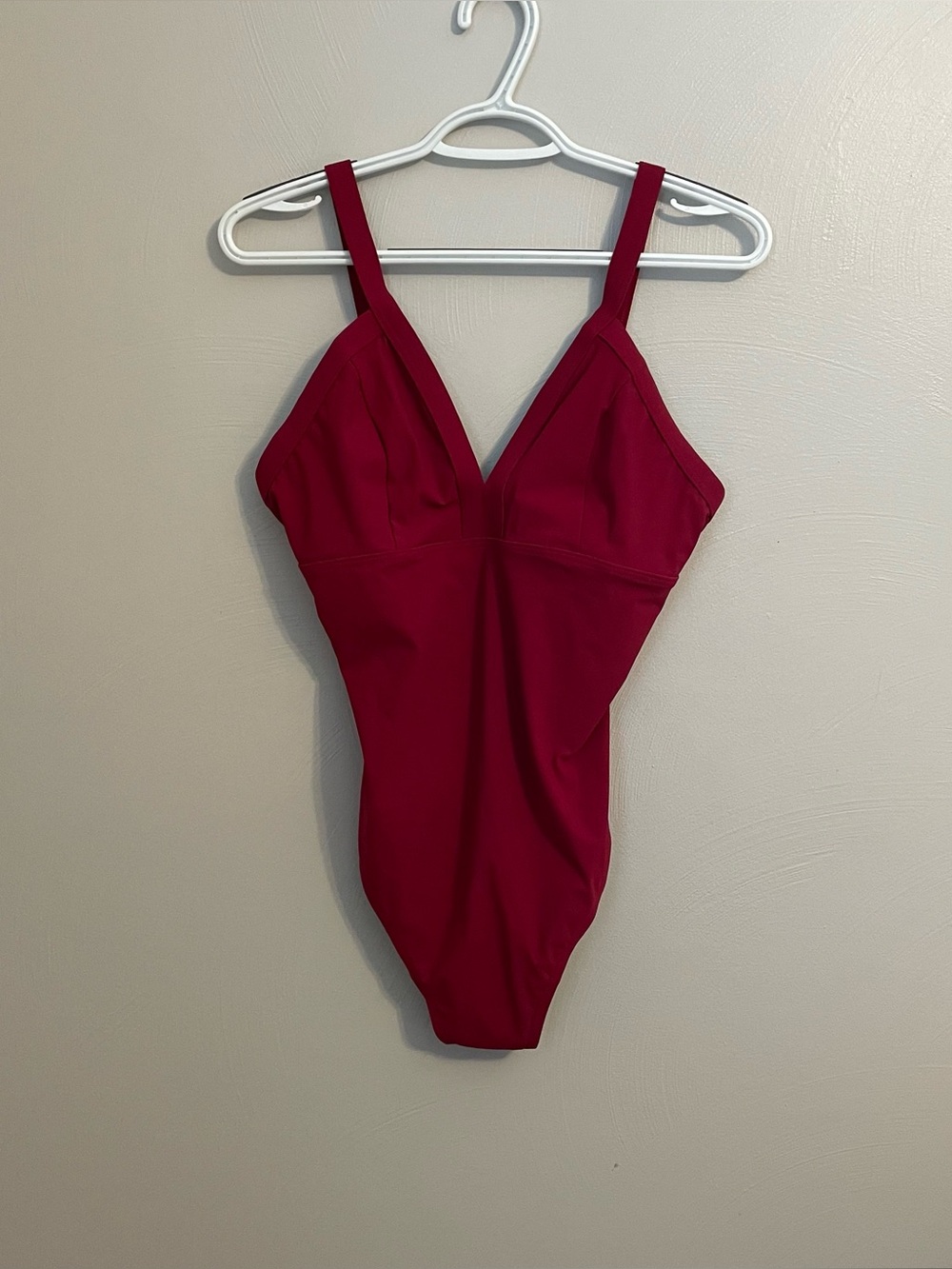 Arena Women’s One Piece Swimsuit Size 38 (12) Wide Adjustable Straps NWT